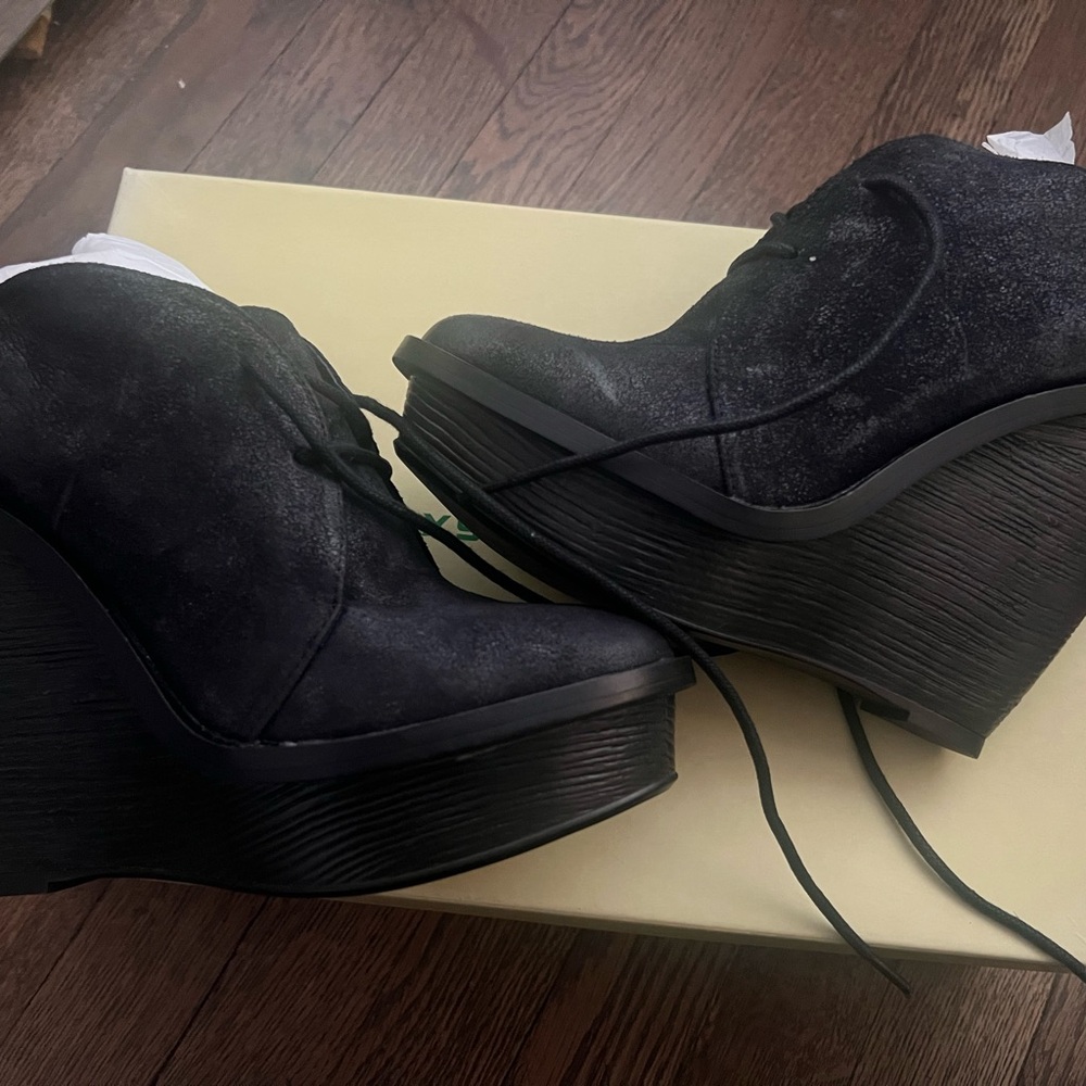 Max Studio Black Wedge Platform Boots